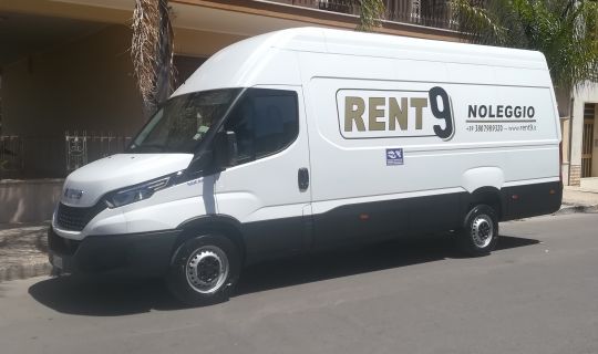 IVECO DAILY PIANO DA CARICO ALT. 4.70 MT LUNG. 2.10 MT  - Furgone Cargo 3 posti